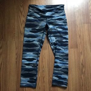 Lululemon blue camo Capri.